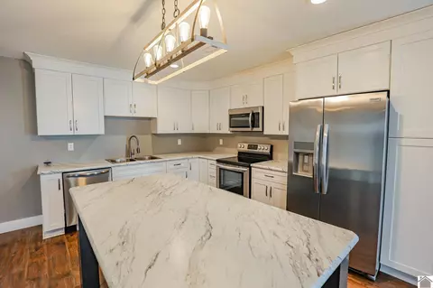 Kitchen - 302 N 5th St, Mayfield, KY 42066 photo 4 of 7