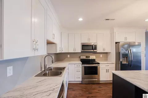 Kitchen - 302 N 5th St, Mayfield, KY 42066 photo 5 of 7