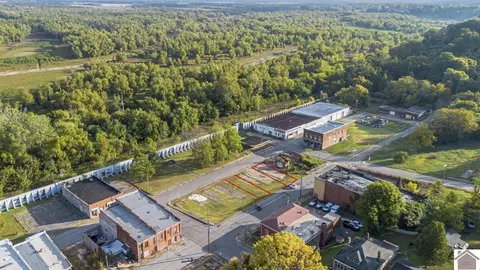 213 Clinton St, Hickman, KY 42050