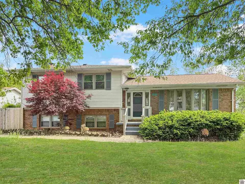 125 Whippoorwill Dr, Marion, KY 42064