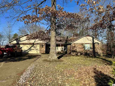 Exterior - 121 E 23rd St, Benton, KY 42025 photo 1 of 4