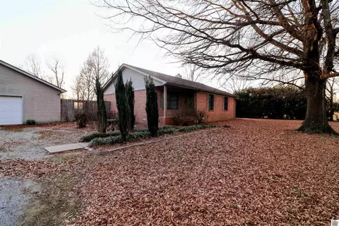 5828 Cairo Rd, Paducah, KY 42001