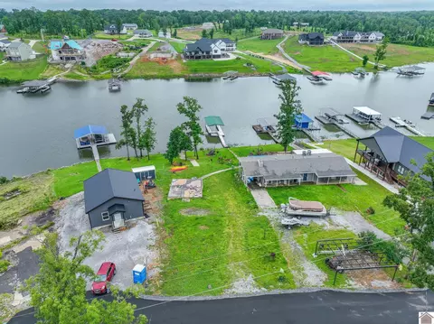 170 Concord Dr, Gilbertsville, KY 42044