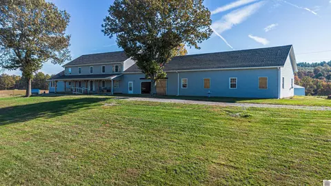 1869 Us 60, Salem, KY 42078