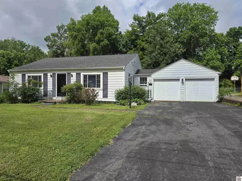 815 S 1st St, Mayfield, KY 42066