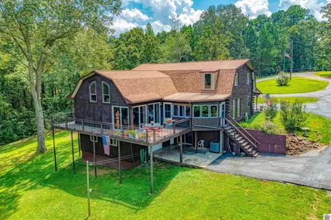 126 Cranfield Ln, New Concord, KY 42076