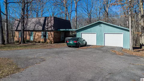 181 Woodland Dr, Benton, KY 42025