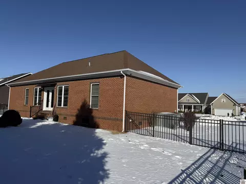 Exterior - 2255 Hal Dr, Murray, KY 42071 photo 9 of 12