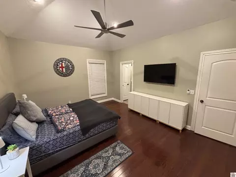 Bedroom - 2255 Hal Dr, Murray, KY 42071 photo 4 of 5