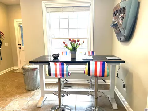 Dining - 2255 Hal Dr, Murray, KY 42071 photo 3 of 3
