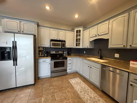 Kitchen - 2255 Hal Dr, Murray, KY 42071 photo 4 of 4