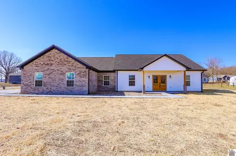 139 Ayly Estates Dr, Mayfield, KY 42066