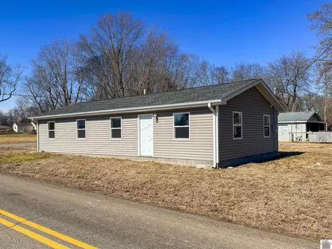 408 2nd, La Center, KY 42056