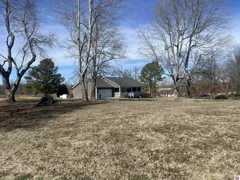 Exterior - 4697 State Route 384, Mayfield, KY 42066 photo 16 of 27