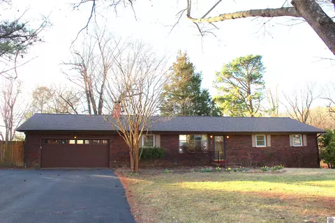 175 Skylark Dr, Paducah, KY 42001