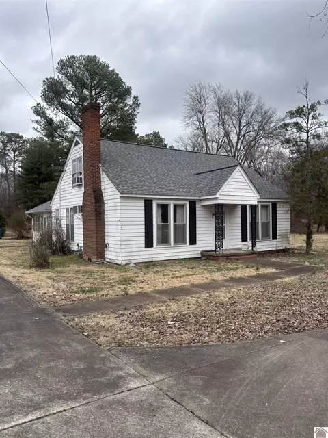 631 Berger Rd, Paducah, KY 42003