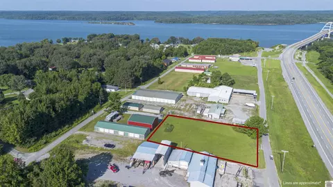 000 Canton Ln, Cadiz, KY 42211