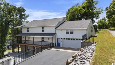 141 S Ash St, Kuttawa, KY 42055