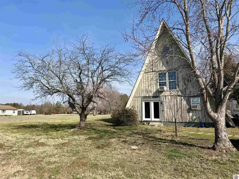3185 Wadesboro Rd, Benton, KY 42025