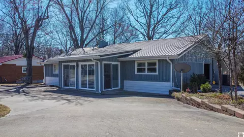 115 Dogwood Hills Club Dr, Gilbertsville, KY 42044