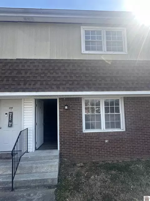 122 Barcelona Ct, Paducah, KY 42003