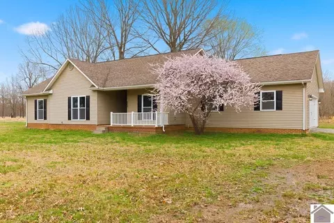 5950 Oaks Rd, Paducah, KY 42003