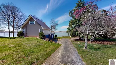 530 Rockcastle Lakeshore Dr, Cadiz, KY 42211