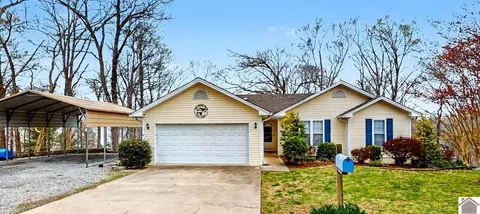 477 Beechwood Dr, Cadiz, KY 42211