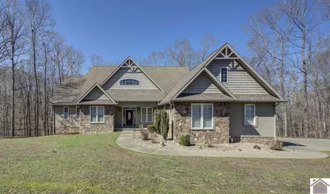 81 Pier Ln, Murray, KY 42071
