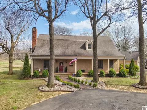 2074 Natchez Ln, Paducah, KY 42001