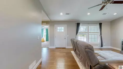 Entry Way - 327 John Purdom, Almo, KY 42020 photo 2 of 3