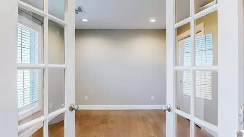 Entry Way - 327 John Purdom, Almo, KY 42020 photo 3 of 3