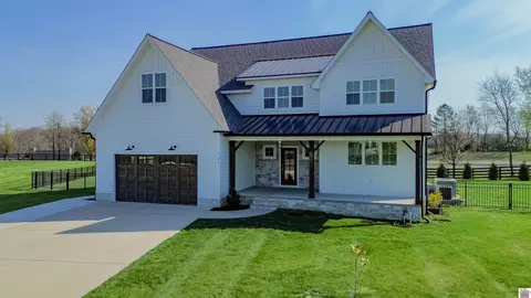 121 Canter Ct, Paducah, KY 42001