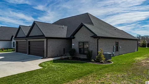 3914 Pines Rd, Paducah, KY 42001