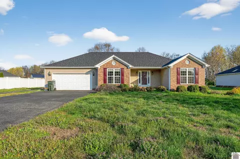 302 Victoria Ct, Hopkinsville, KY 42240