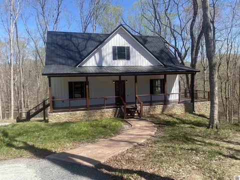 180 Crystal Creek Cir, Cadiz, KY 42211