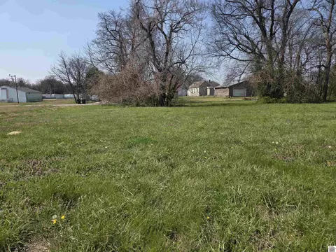 1133 S 3rd St, Paducah, KY 42003