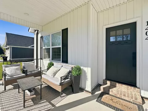 Exterior - 1404 Doran Rd S, Murray, KY 42071 photo 3 of 6