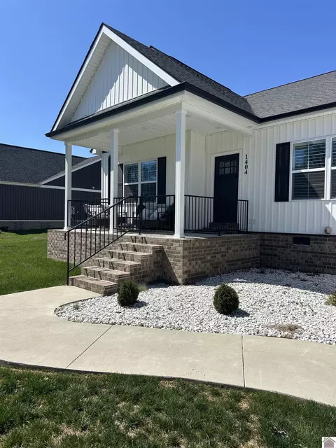 Exterior - 1404 Doran Rd S, Murray, KY 42071 photo 2 of 6