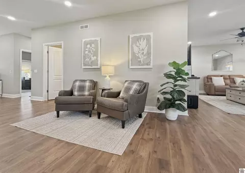 Entry Way - 1404 Doran Rd S, Murray, KY 42071 photo 2 of 2