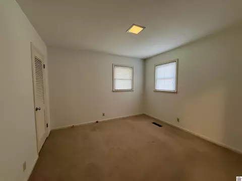 Bedroom - 804 Guthrie Dr, Murray, KY 42071 photo 4 of 4