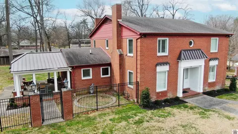 715 Woodland Dr, Paducah, KY 42001