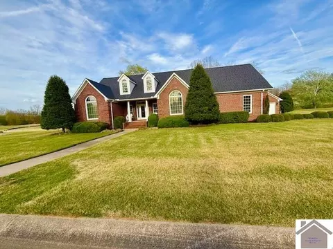 28 Players Dr, Benton, KY 42025