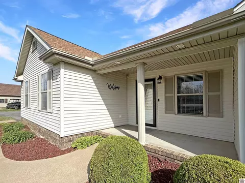 Exterior - 150 Wrather Rd, Murray, KY 42071 photo 3 of 8