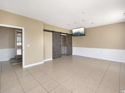 Living - 150 Wrather Rd, Murray, KY 42071 photo 3 of 4