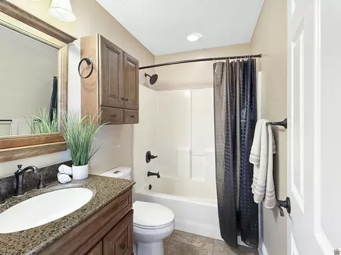 Bath - 150 Wrather Rd, Murray, KY 42071 photo 3 of 3