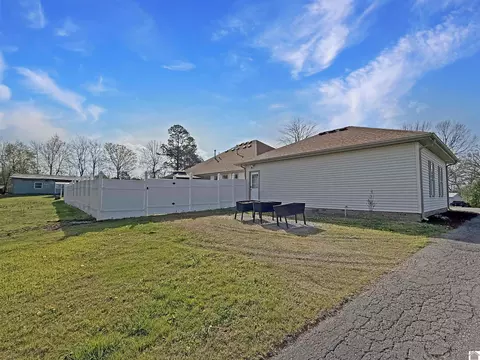 Exterior - 150 Wrather Rd, Murray, KY 42071 photo 6 of 8