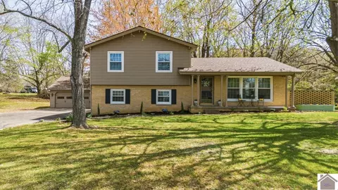 134 Edwards Dr, Paducah, KY 42003