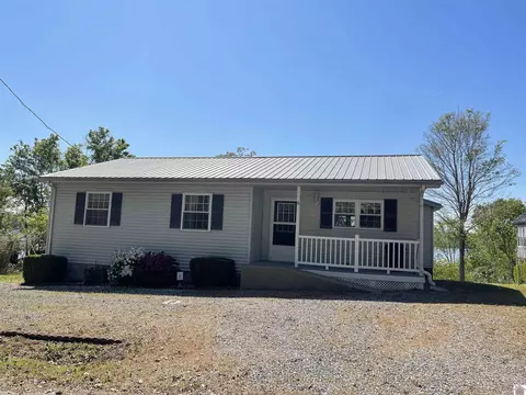 8 Edgewater Dr, Cadiz, KY 42211