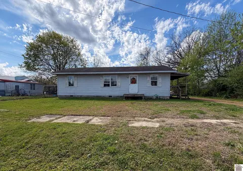 406 4th St, Hardin, KY 42048